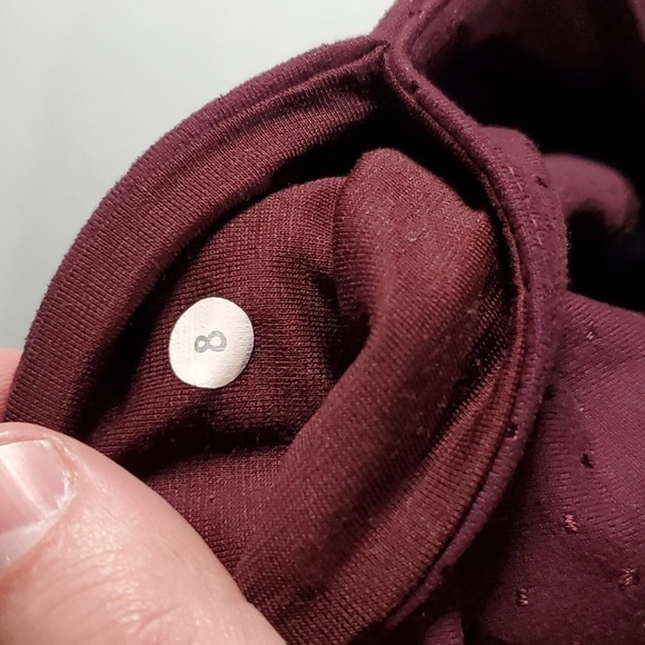 Lululemon black and maroon size 8 flared leg leggings - Picture 6 of 6